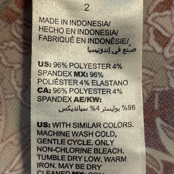 Chico's Hardware Detail Tunic Womens Large Burgundy Baroque Patchwork Flowy Top - Picture 6 of 8